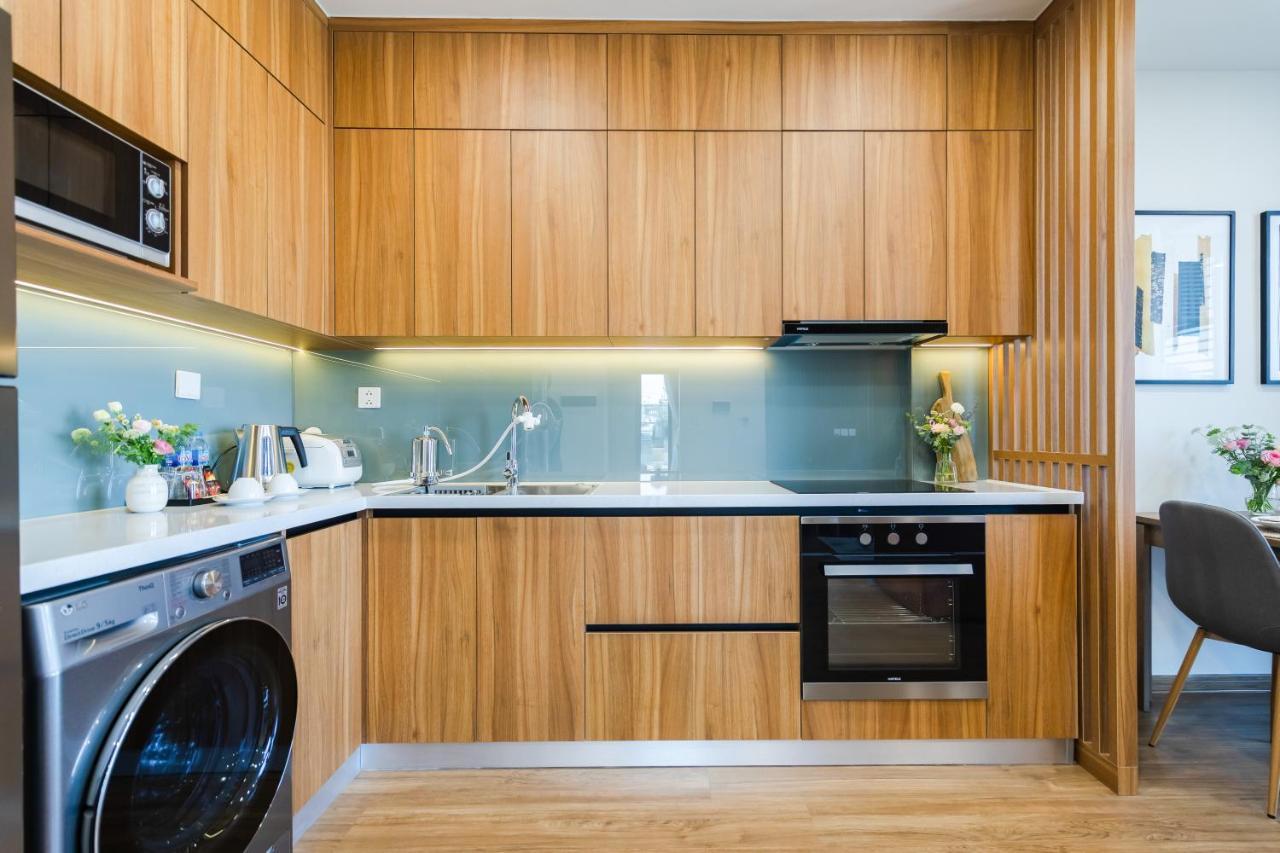 Five Star Westlake 1St-4Th Floors Hotel & Serviced Apartment Hanoi Kültér fotó A modern kitchen