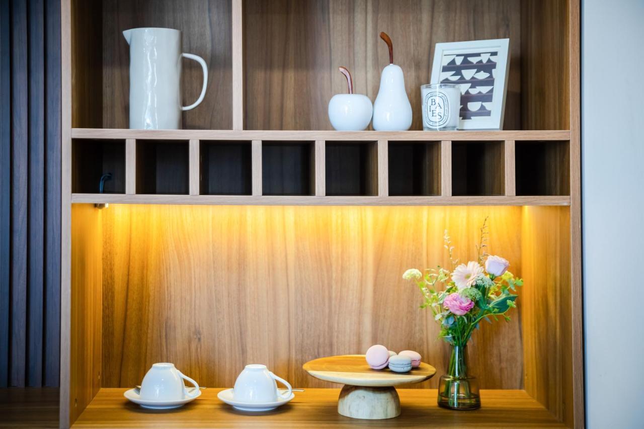 Five Star Westlake 1St-4Th Floors Hotel & Serviced Apartment Hanoi Kültér fotó A display of the work of the artist