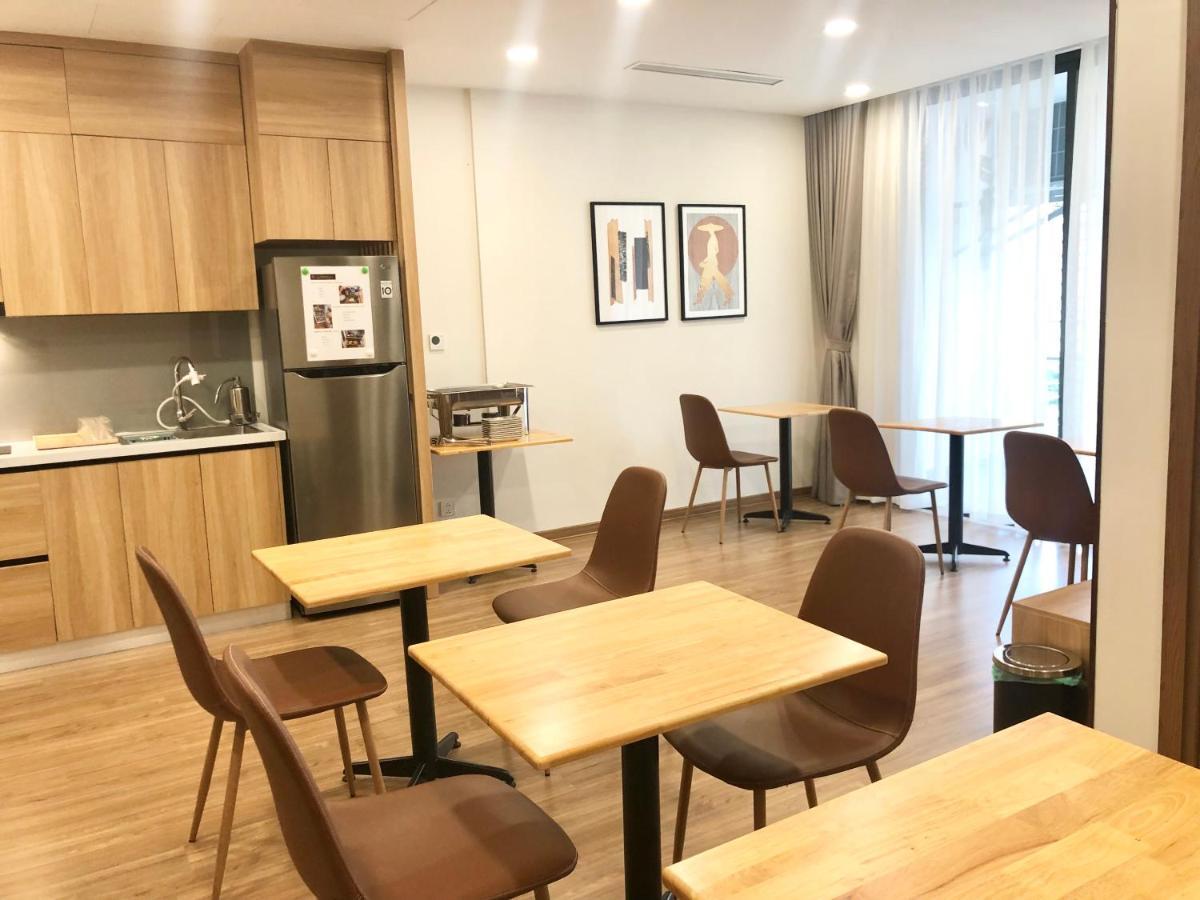 Five Star Westlake 1St-4Th Floors Hotel & Serviced Apartment Hanoi Kültér fotó The kitchen and dining area of a typical apartment